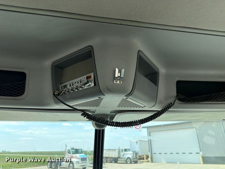 image for item FP3016 2009 Freightliner Columbia semi truck