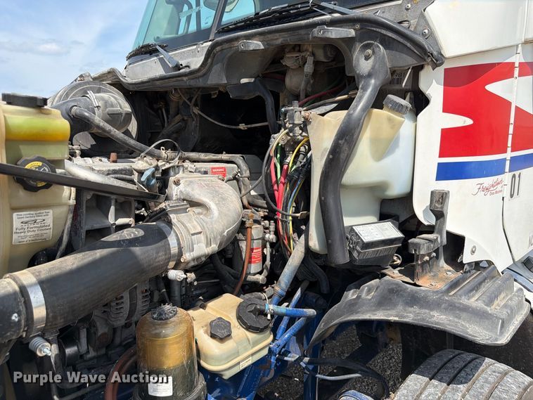 image for item FP3016 2009 Freightliner Columbia semi truck