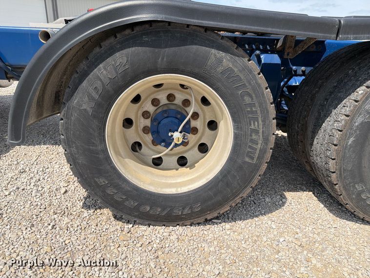 image for item FP3016 2009 Freightliner Columbia semi truck