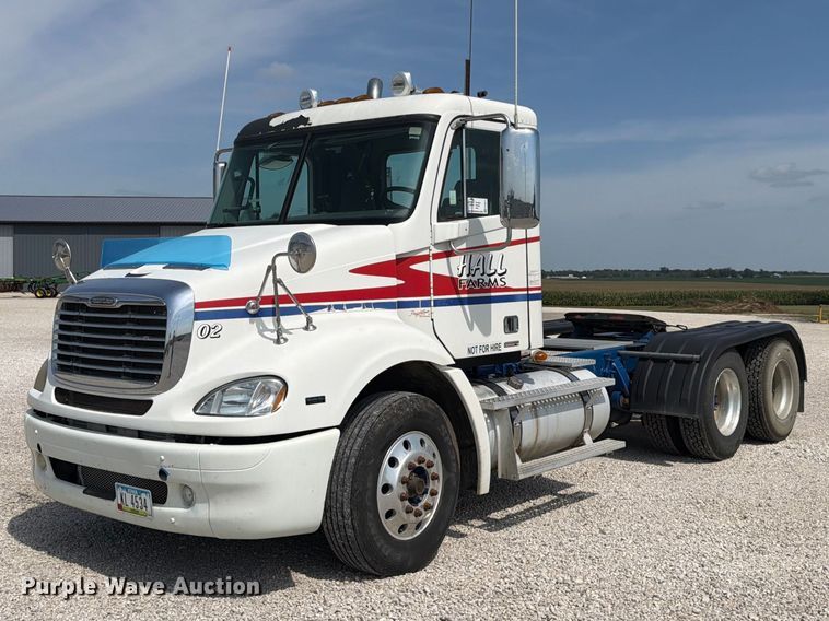 image for item FP3017 2009 Freightliner Columbia semi truck