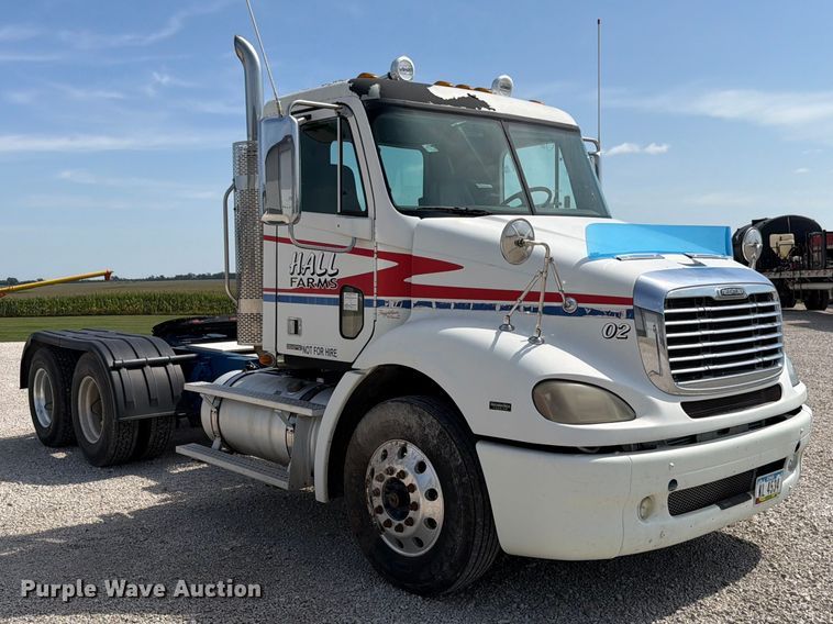 image for item FP3017 2009 Freightliner Columbia semi truck