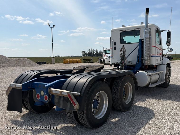 image for item FP3017 2009 Freightliner Columbia semi truck