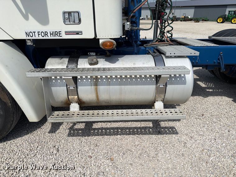 image for item FP3017 2009 Freightliner Columbia semi truck