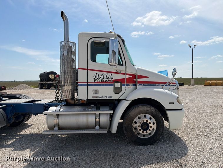 image for item FP3017 2009 Freightliner Columbia semi truck