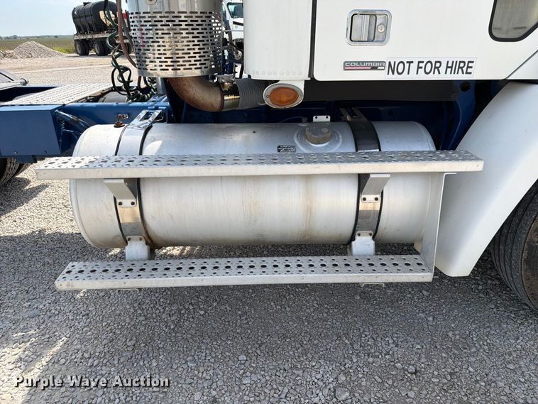 image for item FP3017 2009 Freightliner Columbia semi truck