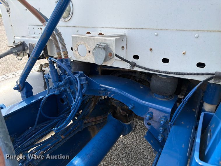 image for item FP3017 2009 Freightliner Columbia semi truck