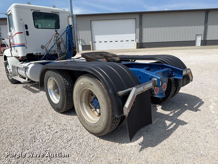 image for item FP3017 2009 Freightliner Columbia semi truck