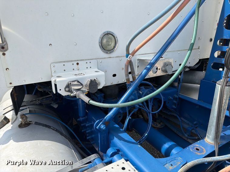 image for item FP3017 2009 Freightliner Columbia semi truck