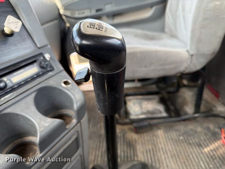 image for item FP3017 2009 Freightliner Columbia semi truck