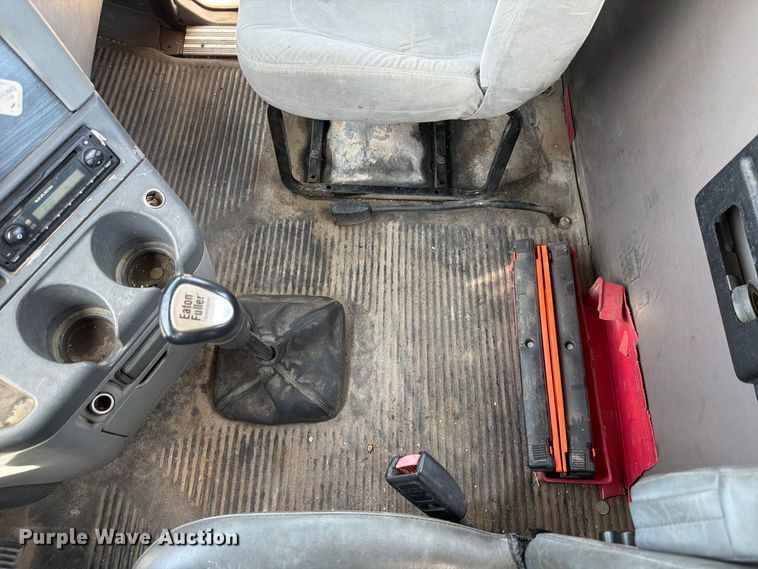 image for item FP3017 2009 Freightliner Columbia semi truck