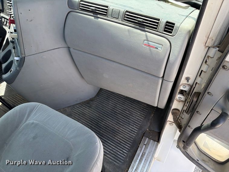 image for item FP3017 2009 Freightliner Columbia semi truck