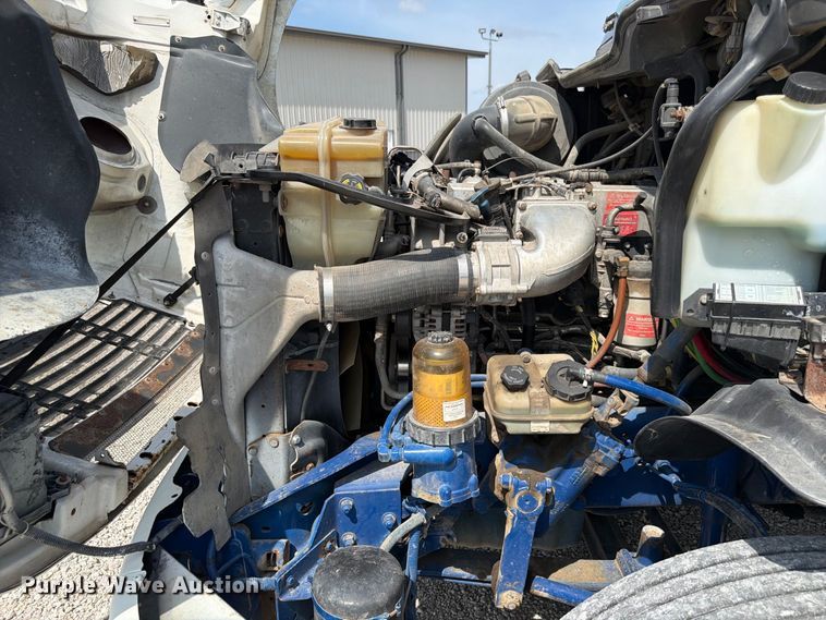 image for item FP3017 2009 Freightliner Columbia semi truck