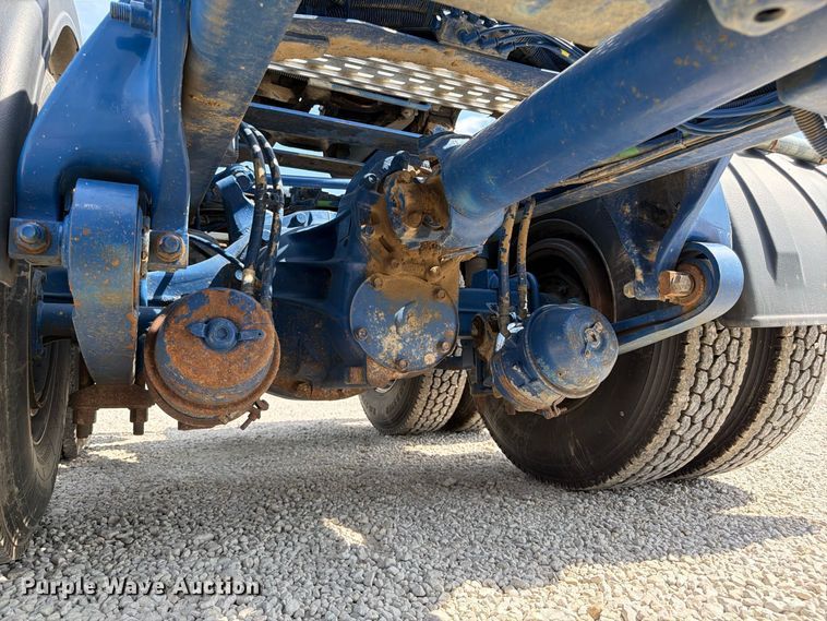image for item FP3017 2009 Freightliner Columbia semi truck