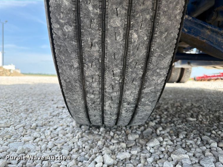 image for item FP3017 2009 Freightliner Columbia semi truck