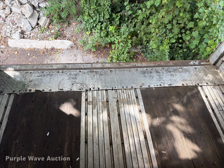 image for item FP4008 2005 Wabash dry van trailer