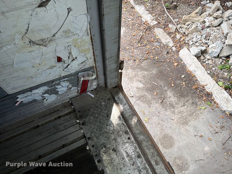 image for item FP4008 2005 Wabash dry van trailer