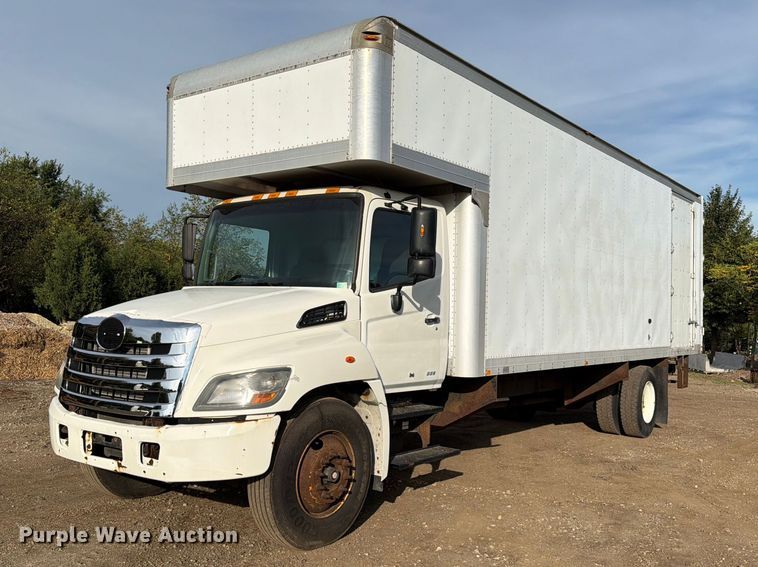 2012 Hino box truck