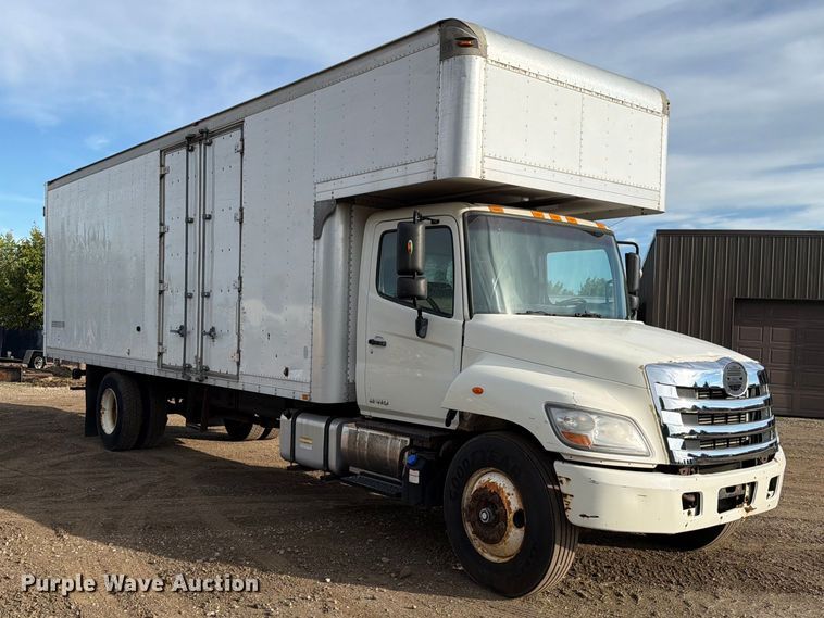 image for item FT8014 2012 Hino box truck