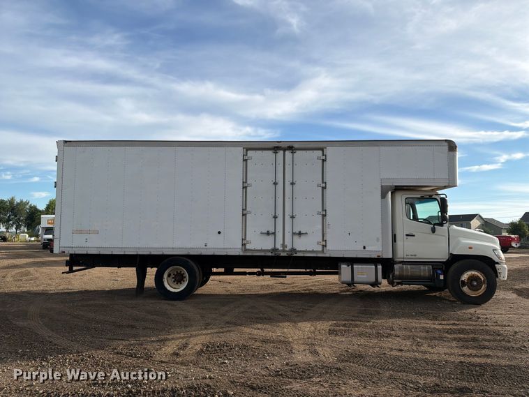 image for item FT8014 2012 Hino box truck