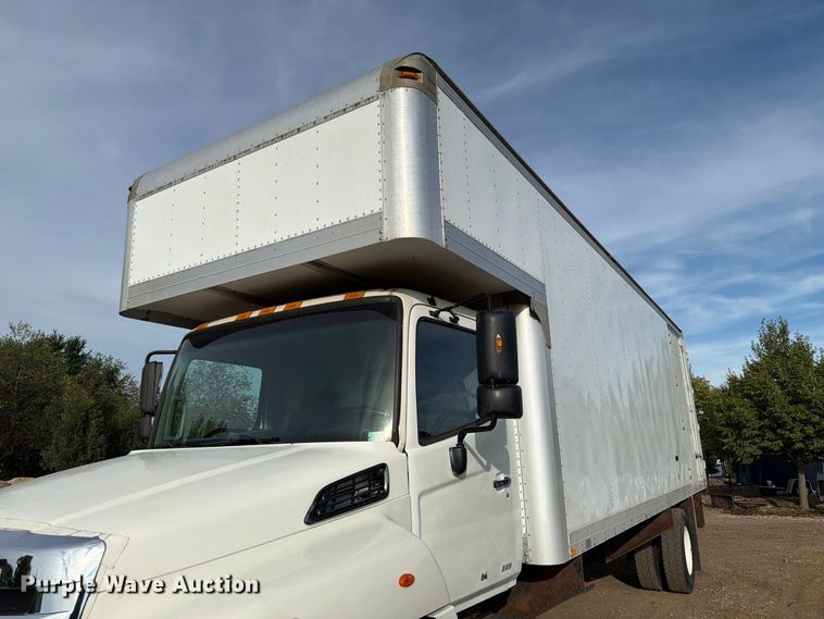 image for item FT8014 2012 Hino box truck