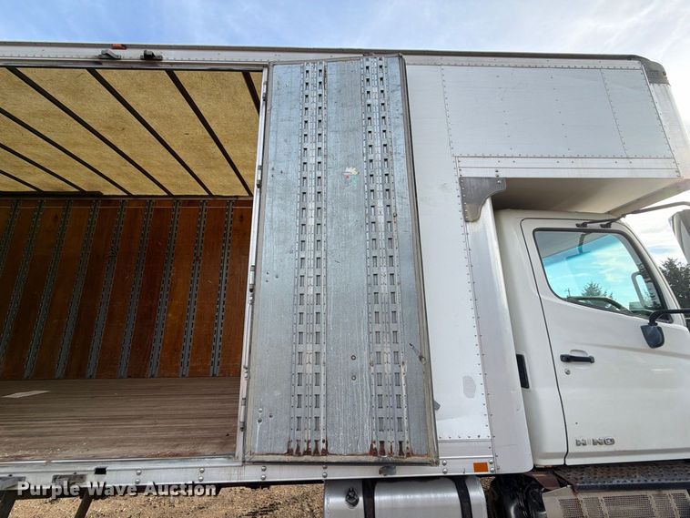 image for item FT8014 2012 Hino box truck
