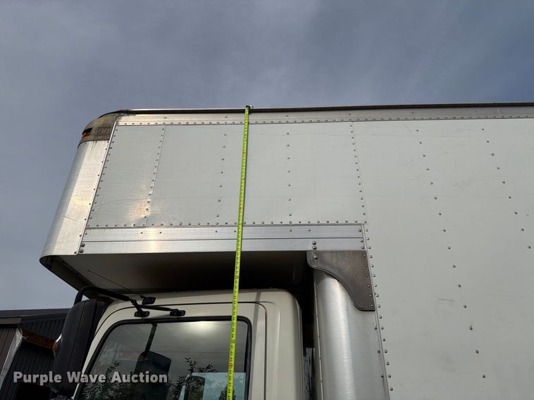 image for item FT8014 2012 Hino box truck