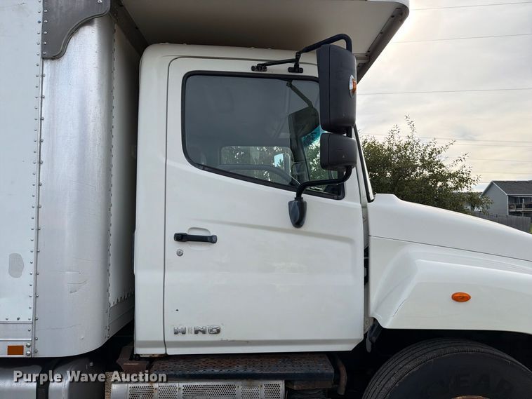 image for item FT8014 2012 Hino box truck