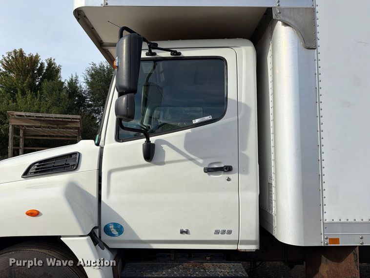 image for item FT8014 2012 Hino box truck