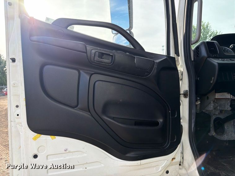 image for item FT8014 2012 Hino box truck