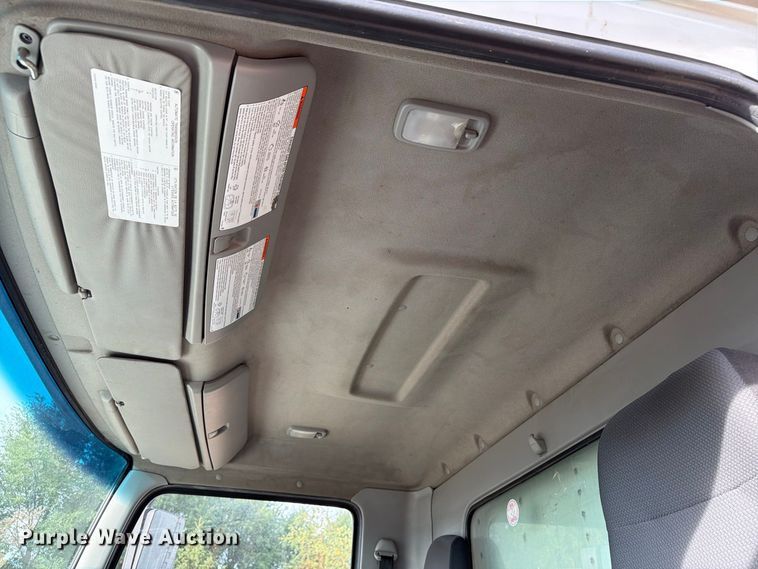 image for item FT8014 2012 Hino box truck