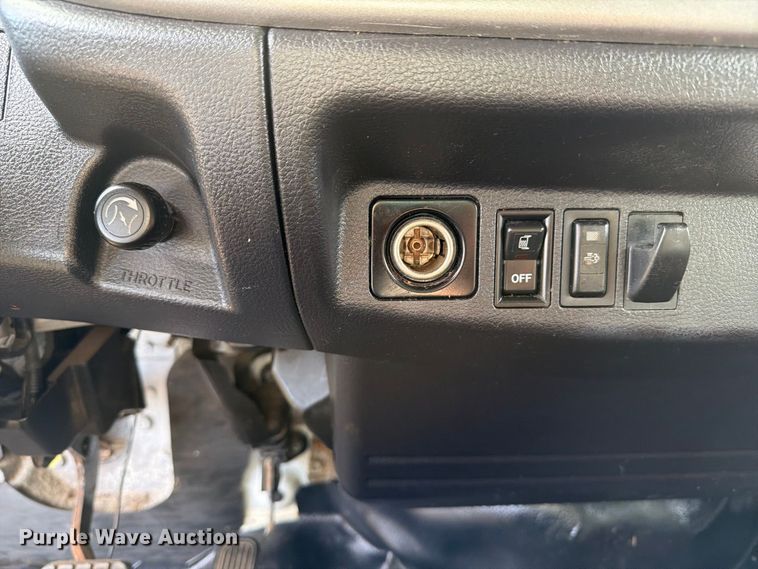 image for item FT8014 2012 Hino box truck