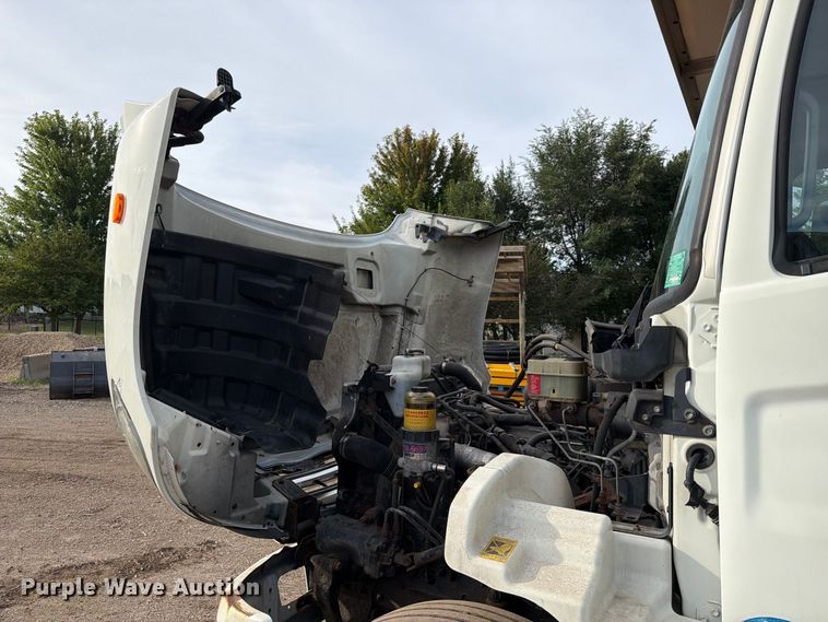 image for item FT8014 2012 Hino box truck