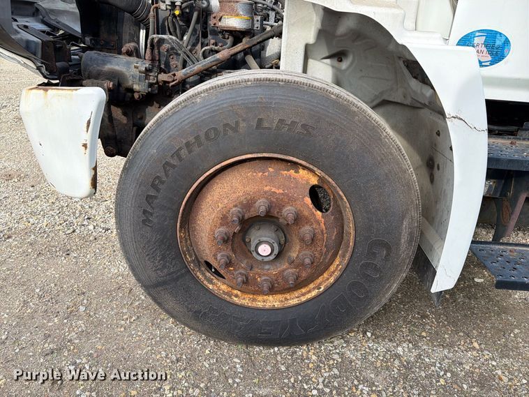 image for item FT8014 2012 Hino box truck