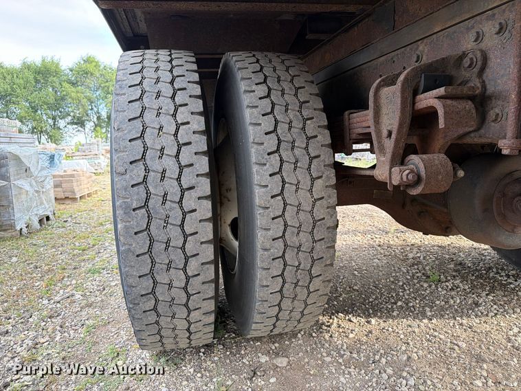 image for item FT8014 2012 Hino box truck