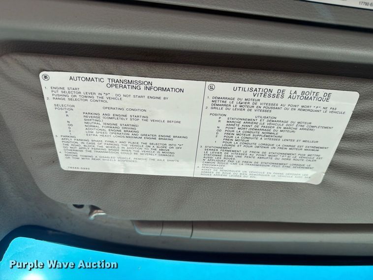 image for item FT8014 2012 Hino box truck