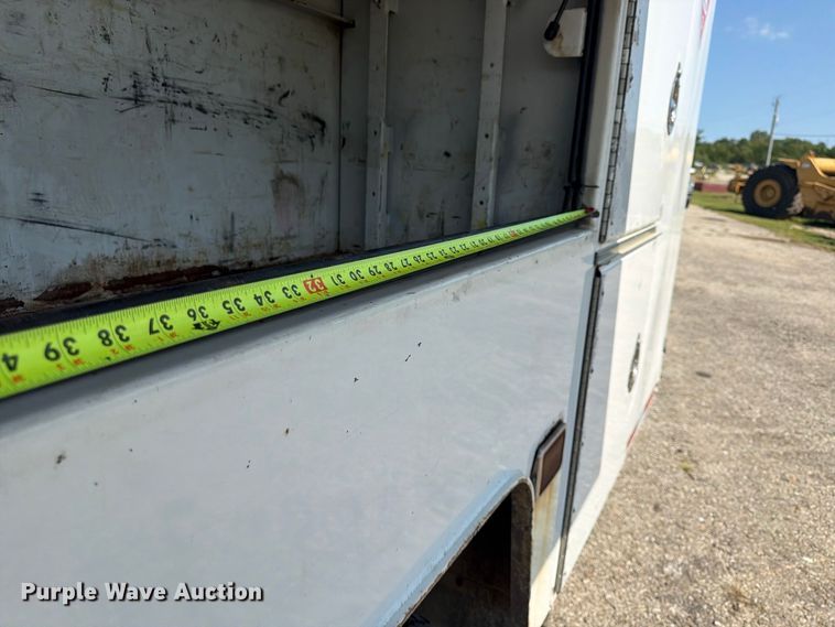 image for item FU4597 2001 Peterbilt 378 fuel / lube truck