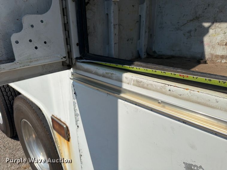 image for item FU4597 2001 Peterbilt 378 fuel / lube truck