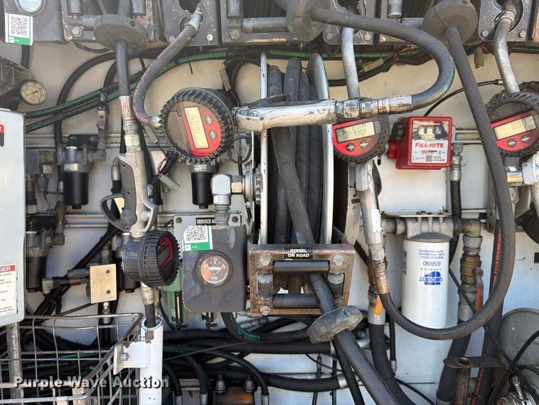 image for item FU4597 2001 Peterbilt 378 fuel / lube truck
