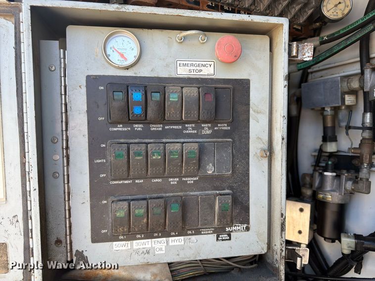 image for item FU4597 2001 Peterbilt 378 fuel / lube truck