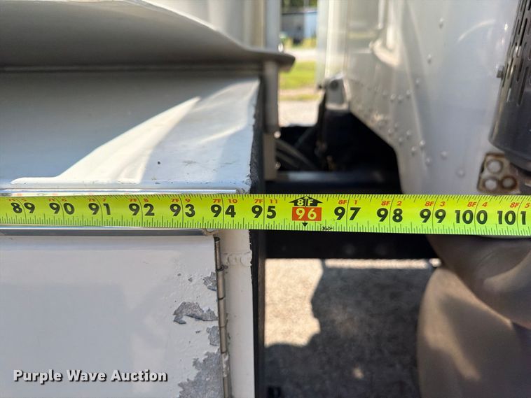 image for item FU4597 2001 Peterbilt 378 fuel / lube truck