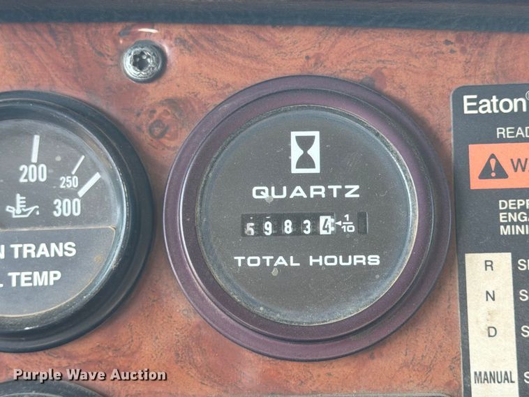 image for item FU4597 2001 Peterbilt 378 fuel / lube truck