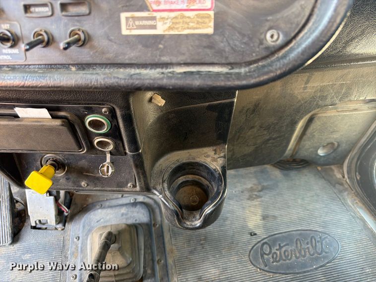 image for item FU4597 2001 Peterbilt 378 fuel / lube truck
