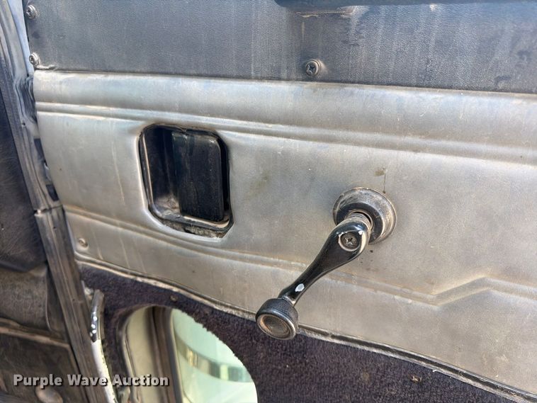 image for item FU4597 2001 Peterbilt 378 fuel / lube truck