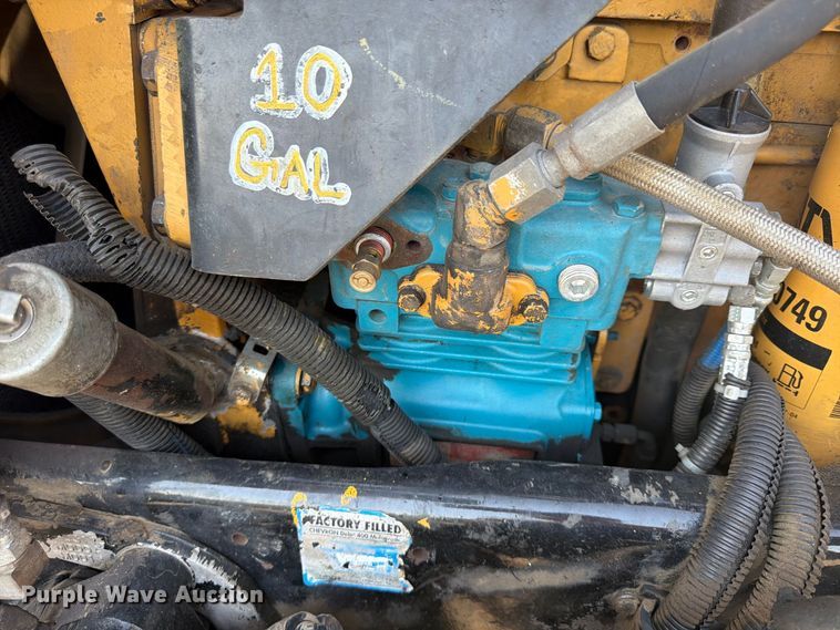 image for item FU4597 2001 Peterbilt 378 fuel / lube truck