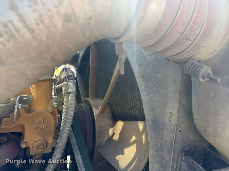 image for item FU4597 2001 Peterbilt 378 fuel / lube truck