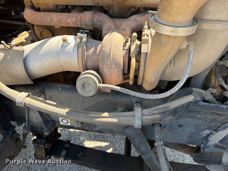 image for item FU4597 2001 Peterbilt 378 fuel / lube truck
