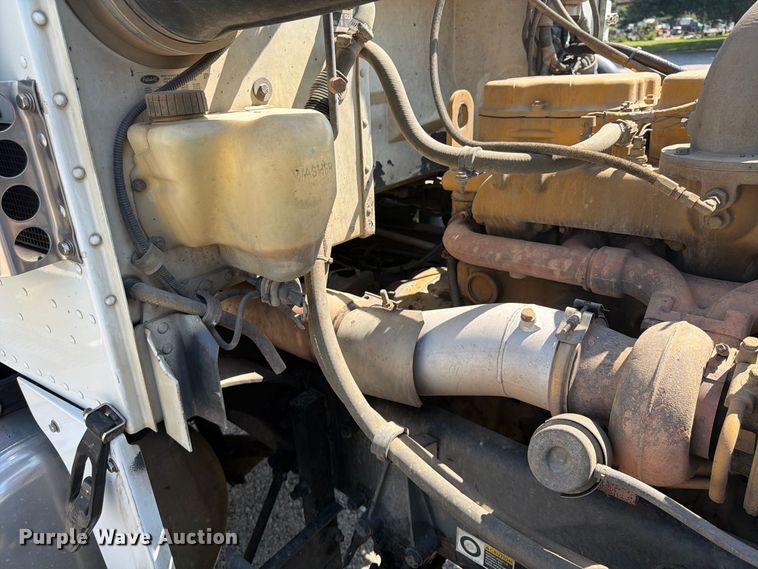 image for item FU4597 2001 Peterbilt 378 fuel / lube truck