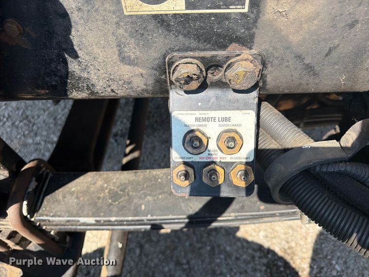 image for item FU4597 2001 Peterbilt 378 fuel / lube truck