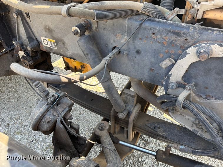 image for item FU4597 2001 Peterbilt 378 fuel / lube truck