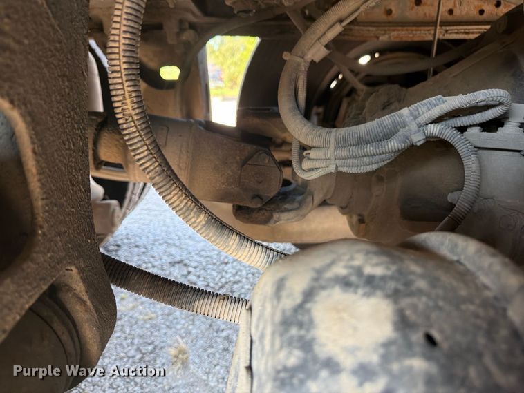 image for item FU4597 2001 Peterbilt 378 fuel / lube truck